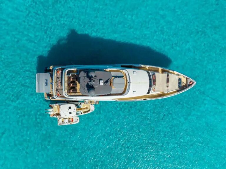 Yacht tender chase boat