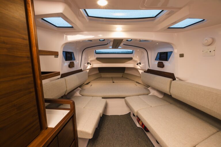 Axopar 38 XC Cross Cabin