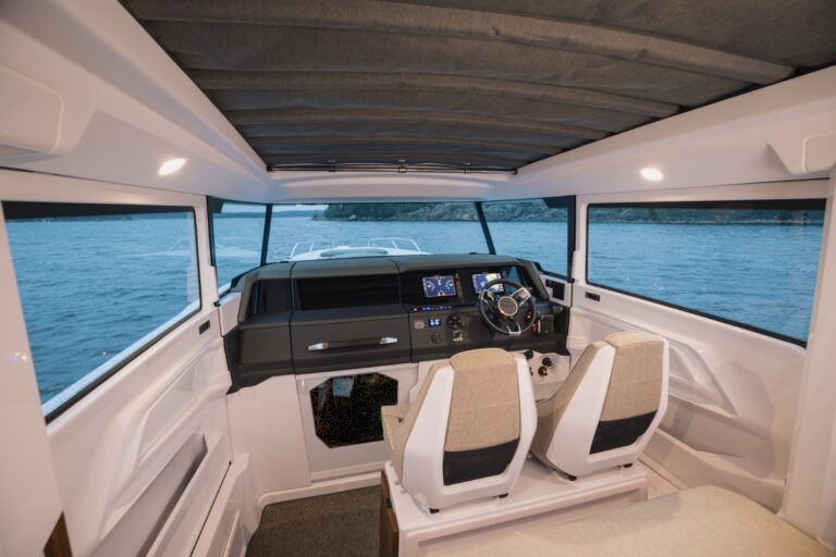 Axopar 38 XC Cross Cabin