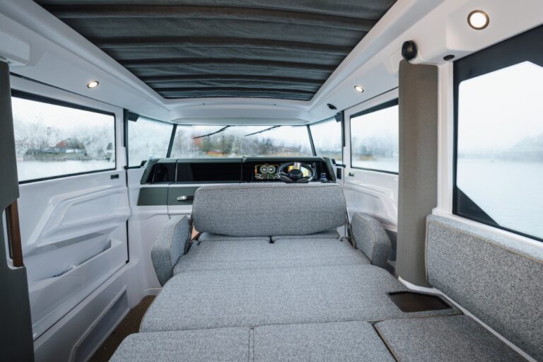Axopar 38 XC Cross Cabin