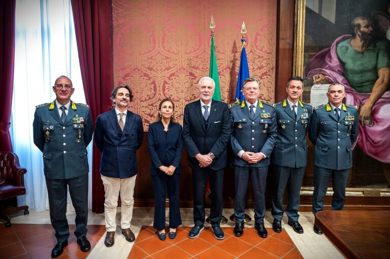 Firma protocollo Confindustria Nautica_Guardia di Finanza_Roma_20 marzo_gruppo