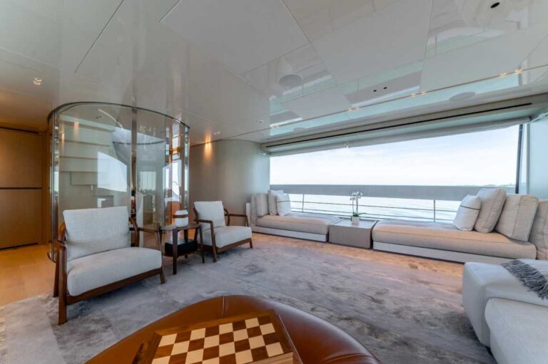 Luna Sanlorenzo 34 m interni –