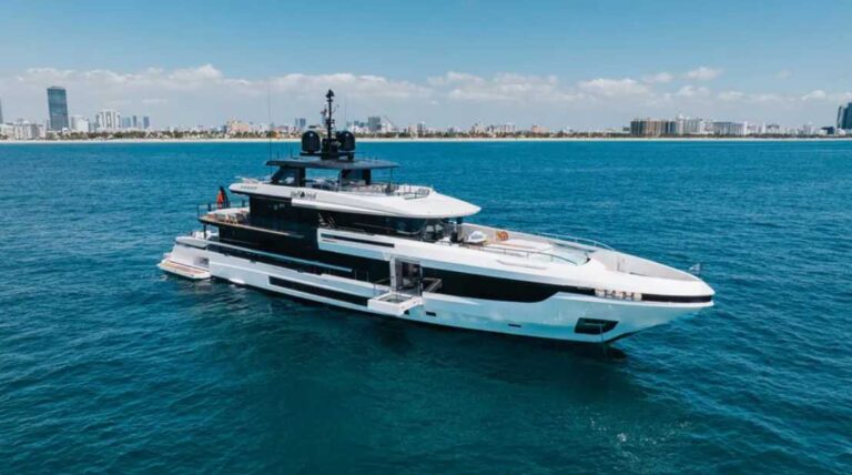 Overmarine Half Irish 49 m