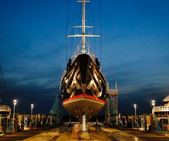 Belle Brise Perini Navi –
