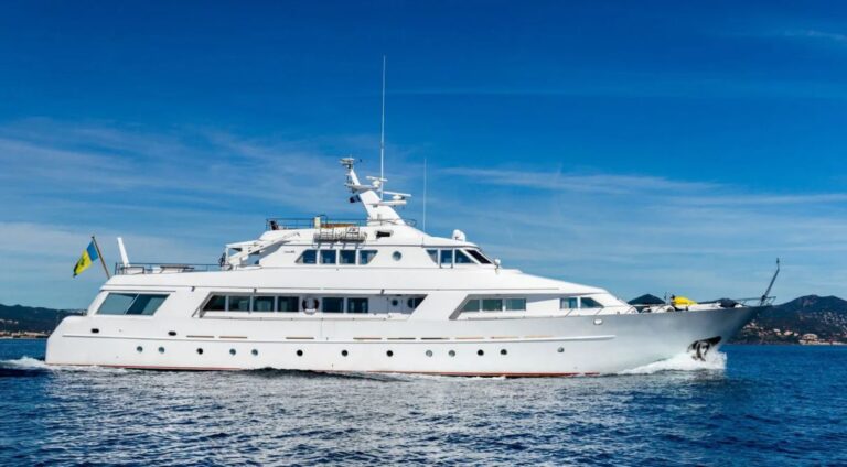 Benetti Star Of The Sea 35 m –