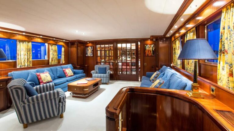 Benetti Star Of The Sea 35 m int –