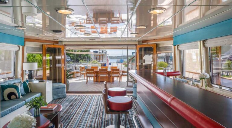 Cheetah Moon 38 m Cantieri Navali Niccolini in-outdoor