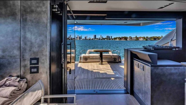 Pershing 24 m Ciao in-outdoor –