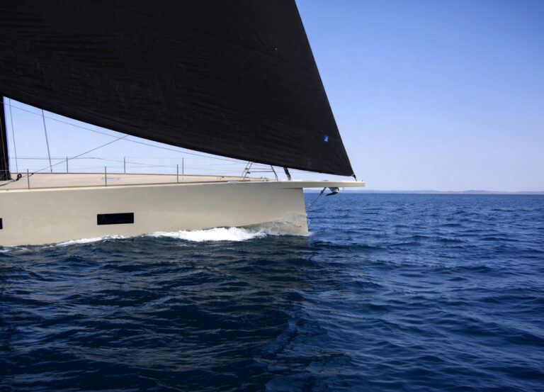 YYachts_NewY7_Exterior_03