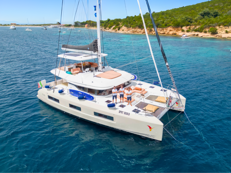 Equipaggio SAILUXE su catamarano Lagoon 55 _Strafico_ ancora nelle acque di Tavolara in Sardegna