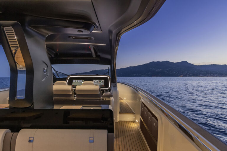 Lighting systems on board InvictusYacht_TT460 _.Courtesy Invictus Yacht