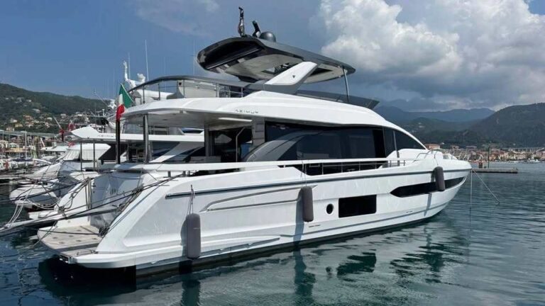 Ayla, Azimut 24 m Fly