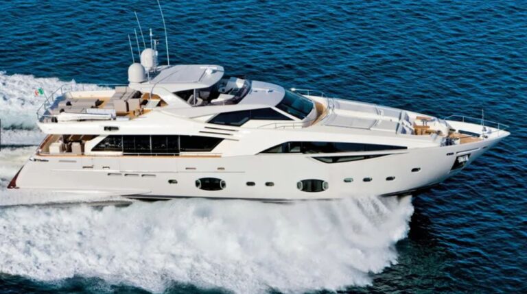 Custom Line 31 m Infinitas –