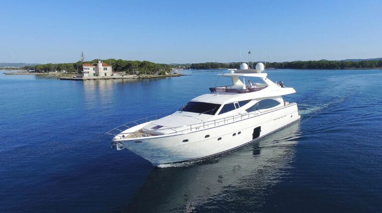 Ferretti Astarte 25 m –
