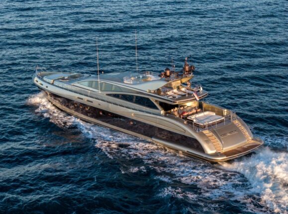 Genesis Italyachts da poppa –