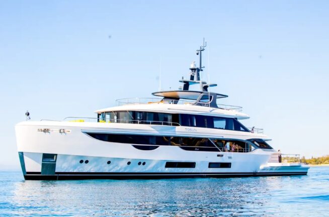 Tosun Benetti 41 m –