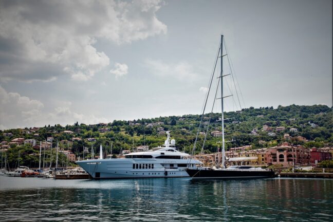 4_maxi yacht