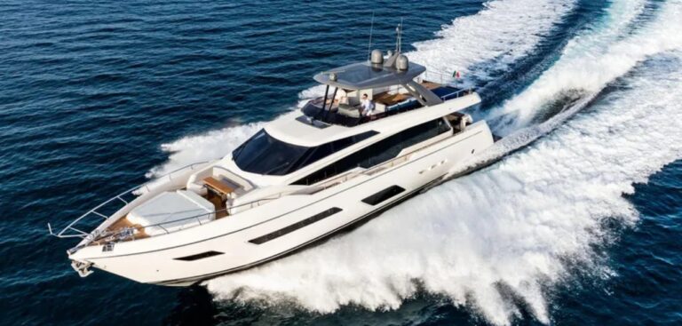 Ferretti Alveare 24 m _